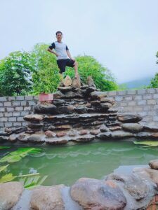 làm thác nước cho bể cá koi